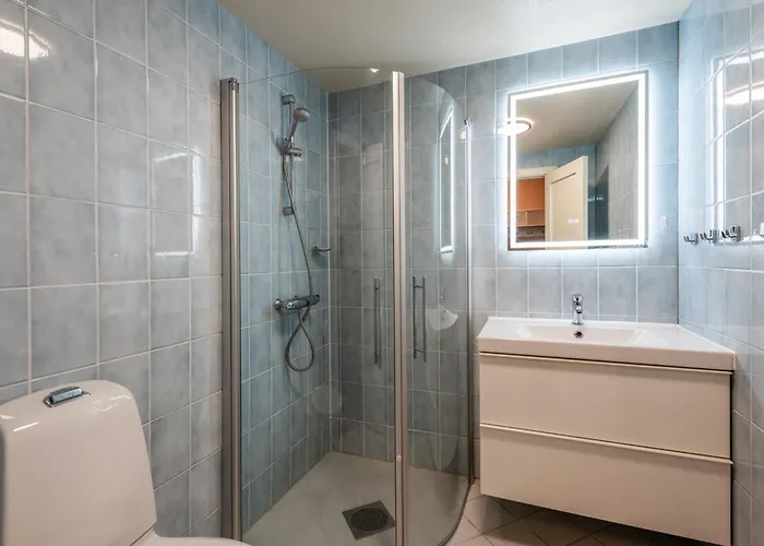 Town Centre - With A Superb Location And Walking Distance To Everything *